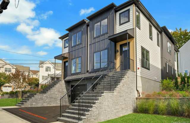 210 Underhill Avenue Gallery 3