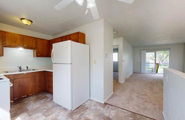 AVAILABLE AUGUST 1st! 3 Bedroom Townhouse in West Ames! 607 Meadow Place photos photos