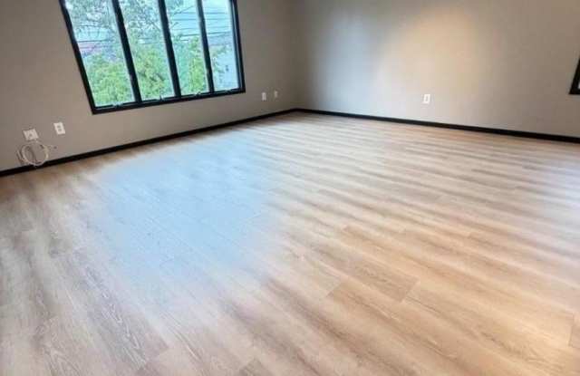 226 Maple Ave Gallery 3