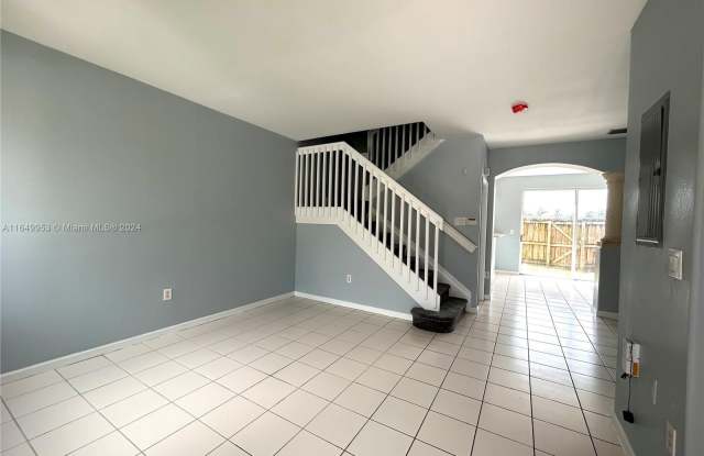 1462 SE 24th Ct Gallery 4