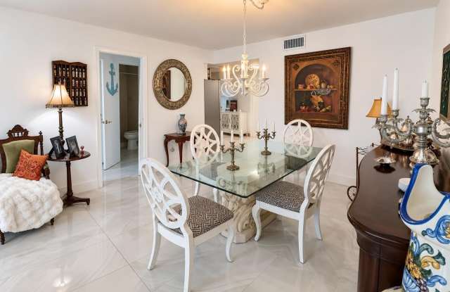 5570 Tamberlane Circle Gallery 3