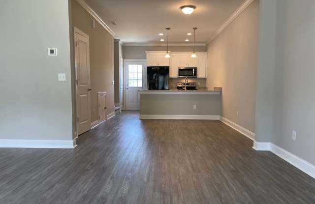 3BR Townhome in Hickory Gallery 3