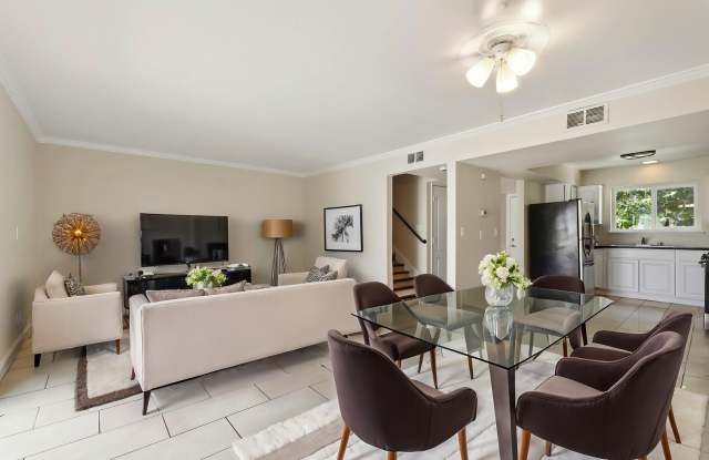 FULLY REMODELED 3-BEDROOM TOWNHOME | TWO CAR GARAGE | AVAILABLE NOW | 2 Weeks Free!! Gallery 1
