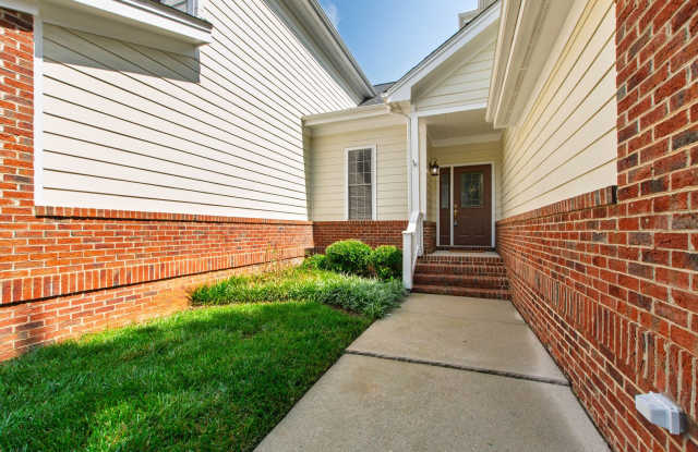 Lovely 3-Bedroom Townhome in Fantastic Raleigh Location! Gallery 3