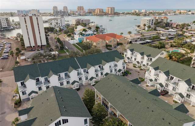 320 ISLAND WAY photos photos