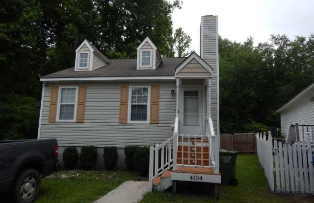 Adorable 2 bedroom 2 bath single family home with fully fenced in back yard. One car driveway. photos photos