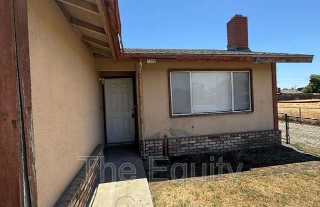 2115 W Inyo Ave photos photos