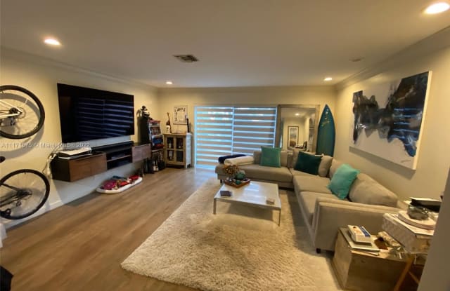 101 NE 8th Ave Apt 3 - 101 Northeast 8th Avenue, Fort Lauderdale, FL 33301