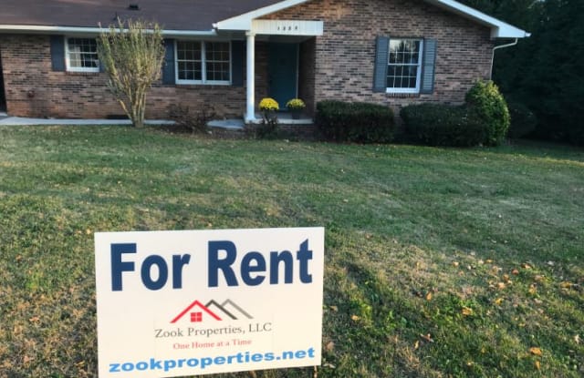 1020 Sterling Ave. - 1020 Sterling Avenue, Maryville, TN 37803