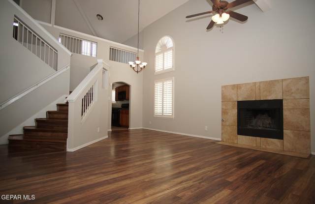 10932 ACOMA Street Gallery 3