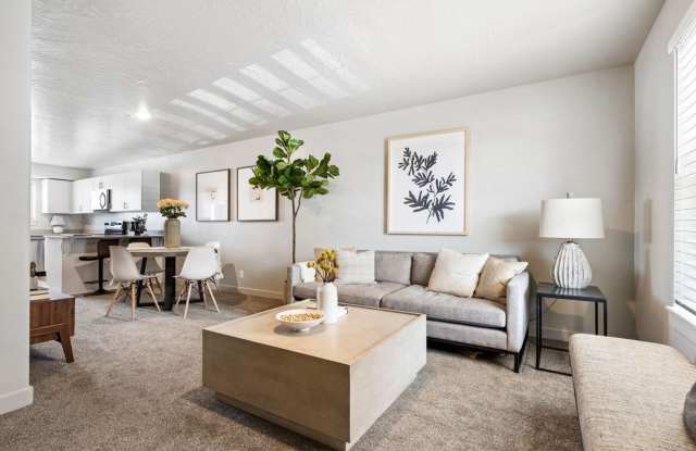 Beautiful First Floor Unit Across from the Pool Gallery 3