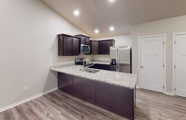 3 Bedroom 2 Bathroom Townhome in Box Elder Gallery 3