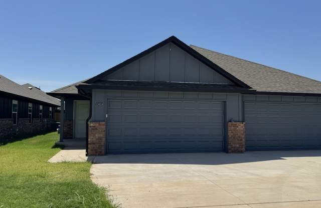 Brand New Luxurious and Spacious 3 Bedroom 2 Bath Duplex in Mustang Schools photos photos Brand New Luxurious and Spacious 3 Bedroom 2 Bath Duplex in Mustang Schools photos photos