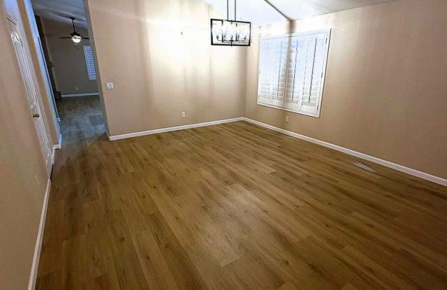 Phoenix 3 Bedroom 2 Bath near Desert Ridge Gallery 3