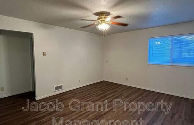 2112 Meppen Dr Gallery 3