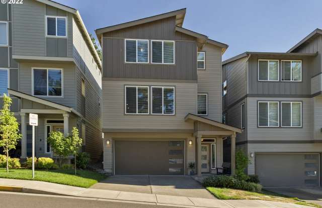 16760 Southeast Fox Glen Court - 16760 Southeast Fox Glen Court, Happy Valley, OR 97015