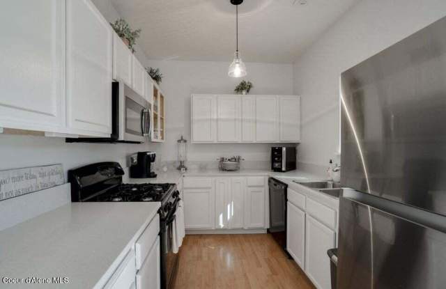 7800 Mcklinlock St Gallery 2