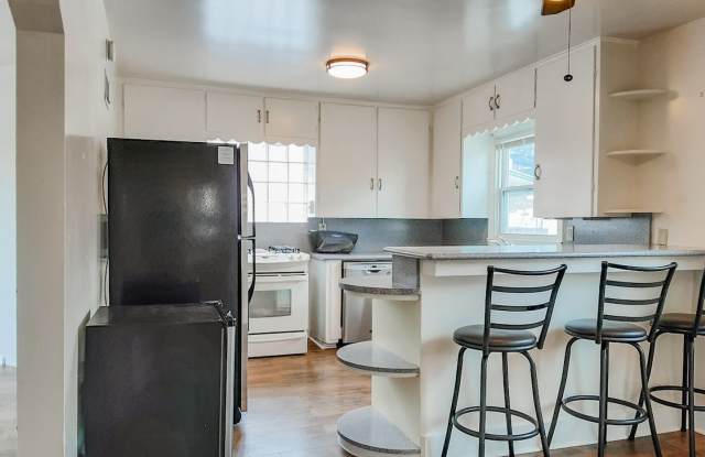 PET FRIENDLY 3 BEDROOM HOME NEXT TO JR HIGH Gallery 4