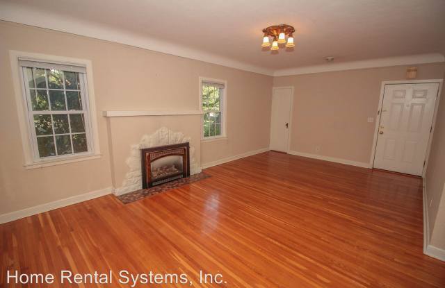 4331 Chowen Avenue South - Lower Unit Gallery 2