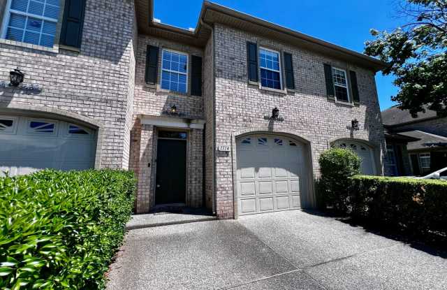 Beautiful home in the Chancellor Walk neighborhood photos photos
