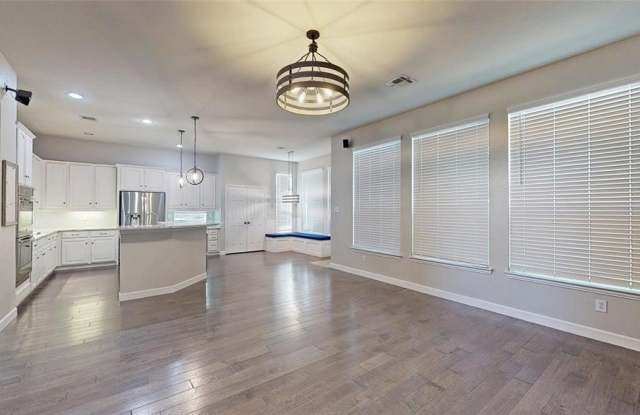 4404 Bolton Court Gallery 2