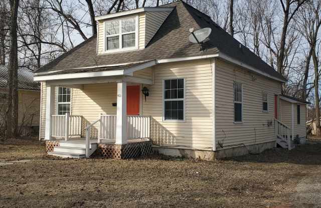 4 bd, 2 ba 2-story house, central west Columbia location, many recent improvements photos photos