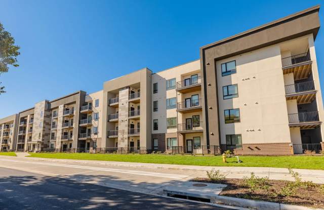 23rd & Swift Apartments Gallery 4