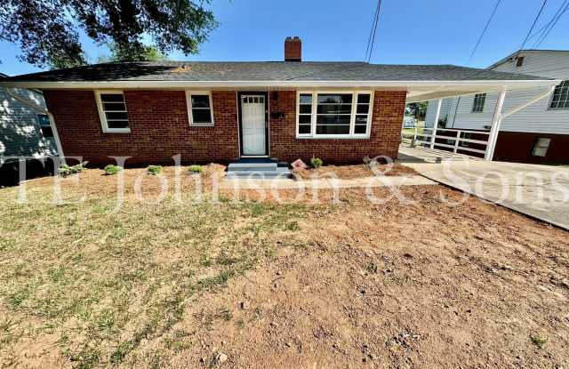 Charming 3-Bed Home Near Downtown Winston-Salem – Style, Space  Convenience! photos photos