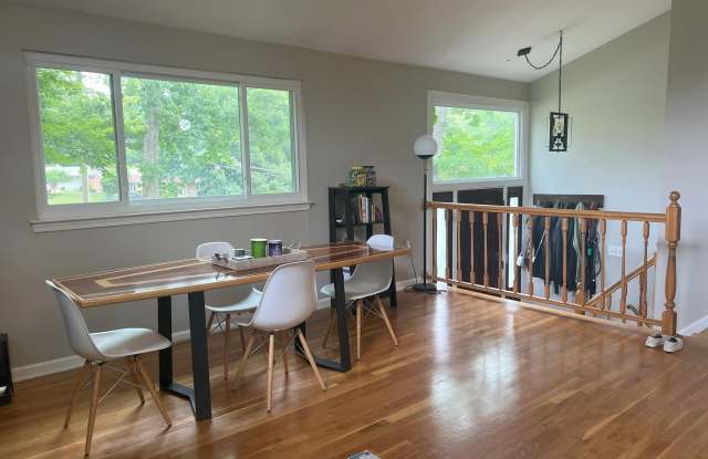 8017 SPRINGFIELD VILLAGE DRIVE Gallery 3