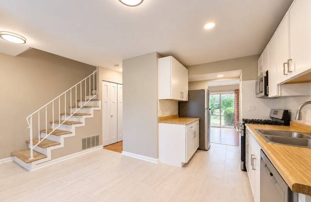 2637 Oakshire Court Gallery 2