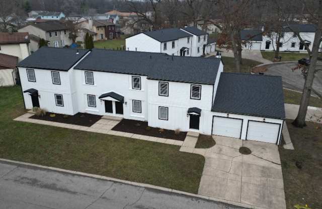 Move in Special - Renovated 2-Bedroom, 1.5-Bathroom Condo in South Bend – $1,435/Month – Accepting Section 8 (Lawn Care & Snow Removal Included!) Gallery 3
