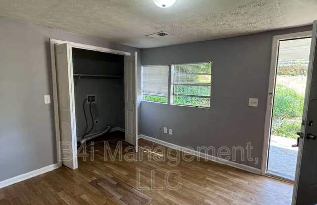3175 Washington Road photos photos