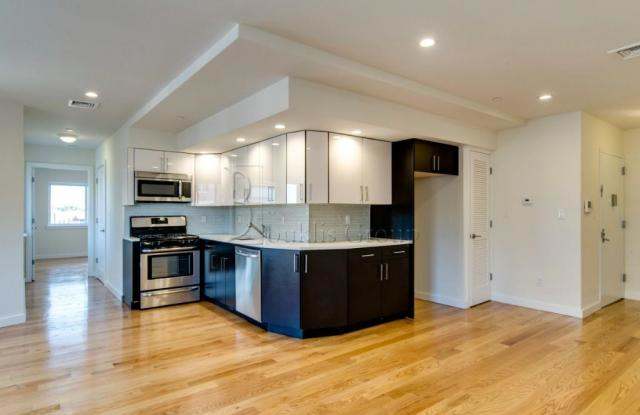 28-22 Astoria blvd photos photos