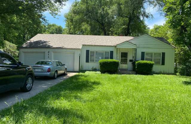 211 Sweeney - 211 W Sweeney Blvd, Kansas City, MO 64114