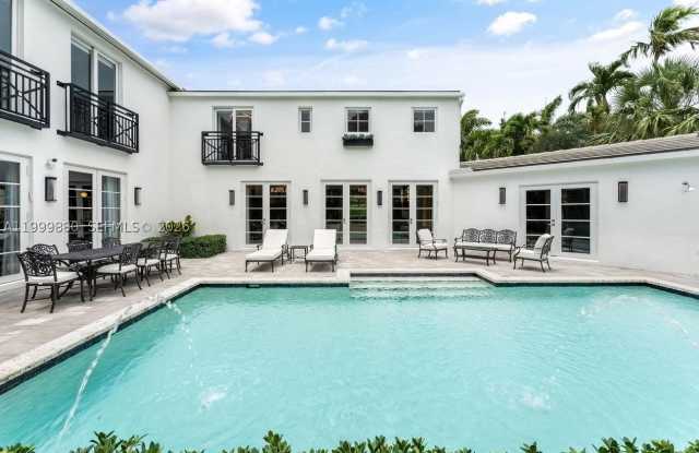 2887 Pine Tree Dr Gallery 2