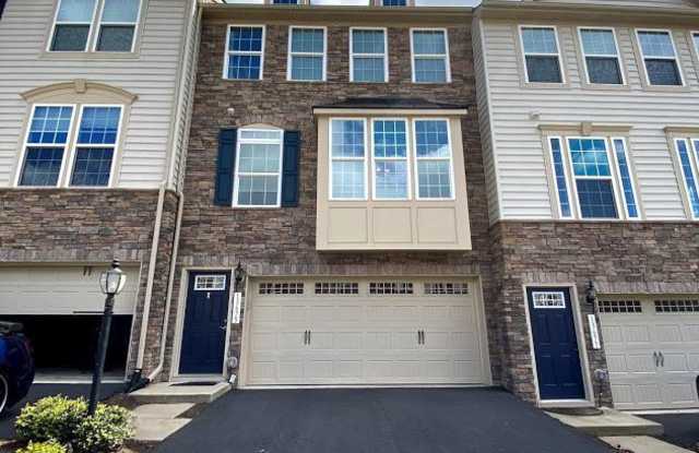 13675 ROCKINGHAM LANE - 13675 Rockingham Lane, Gainesville, VA 20155