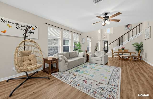 Spacious 5BR House in Denison Gallery 4