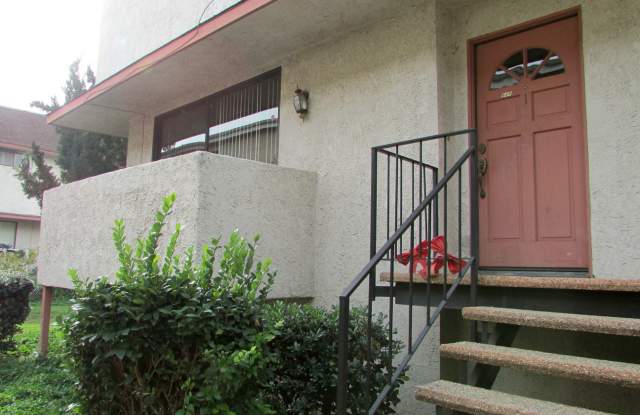 3bed/2.5 baths Spacious/Private townhome on quiet street--Like a Home! Almost 1800sq ft! - 18410 Lull Street, Los Angeles, CA 91335