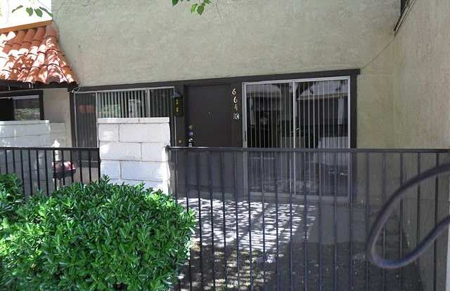 This Townhouse is located minutes from the freeway! photos photos