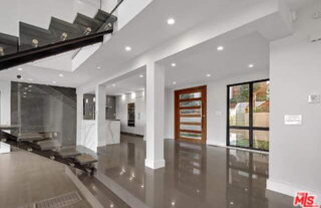 2000 Westridge Road Gallery 4