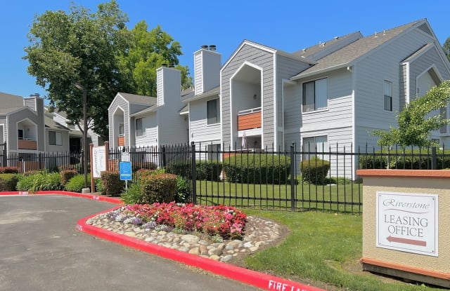 Riverstone Apartments Gallery 2