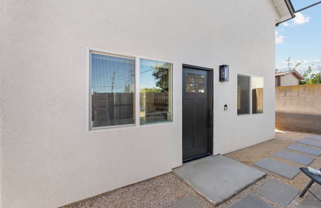 3634 Armstrong Street Gallery 2