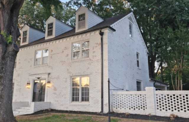 2750 Tangbourne Drive Gallery 1