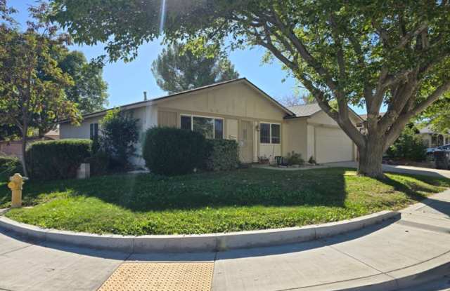 RECENTLY BEAUTIFULLY RENOVATED 4 BEDROOM 2 BATH WESTSIDE LANCASTER HOUSE - 43358 27th Street West, Lancaster, CA 93536