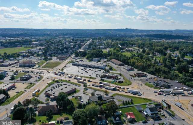 1500 N GEORGE Street photos photos