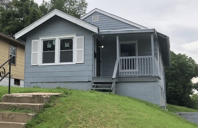 2920 East 61st Street - 2920 East 61st Street, Kansas City, MO 64130