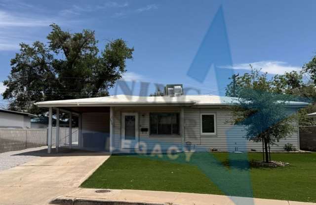 Cute 3-Bedroom with Large Backyard! photos photos