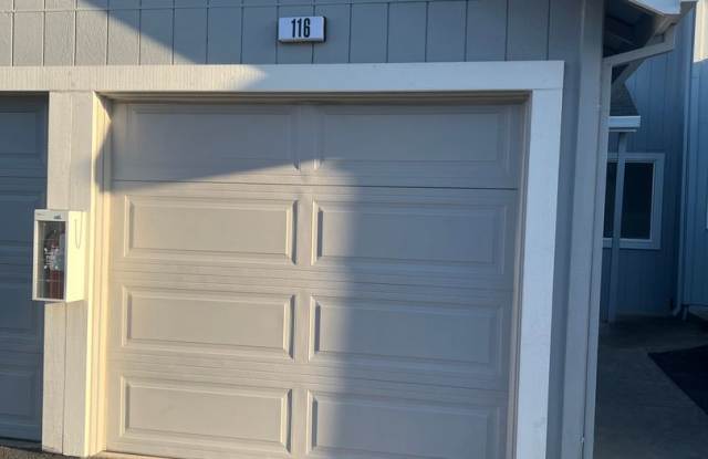 Updated Two-Bedroom, One-Bath Townhome – Bay Point photos photos