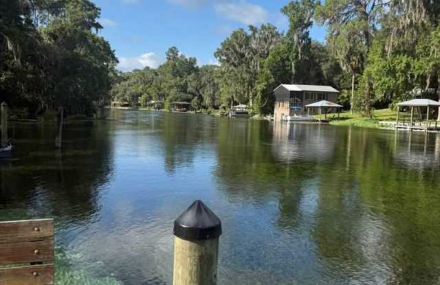 Beautiful Riverfront Community Home – Sateke Village (Rainbow River Access) Gallery 3
