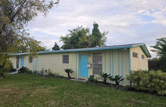 9362 SW 168th St - 9362 Southwest 168th Street, Palmetto Bay, FL 33157